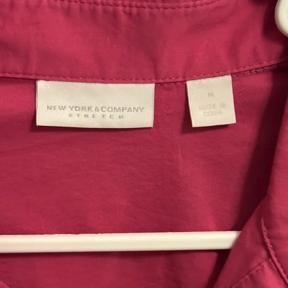 New York & Company Pink Short-Sleeve Button-Front Shirt Size M - Picture 3 of 3
